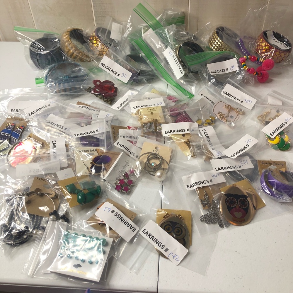 Lot/Bundle jewelry 45 piece ❤️❤️❤️ - Picture 2 of 2